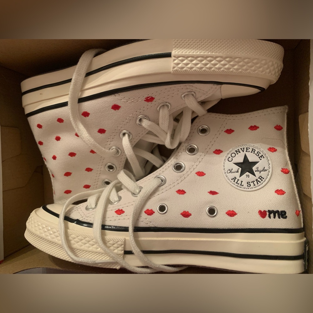 Valentines Converse